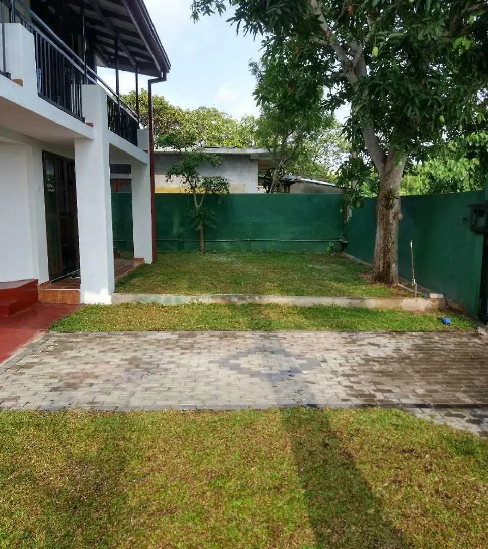 Alojamento de Acomodação e Pequeno-almoço Colombo Airport B&B At Negombo